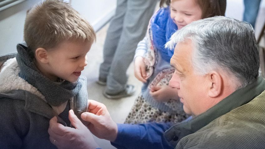 HAON – Orbán Viktor unokáival készül a húsvétra