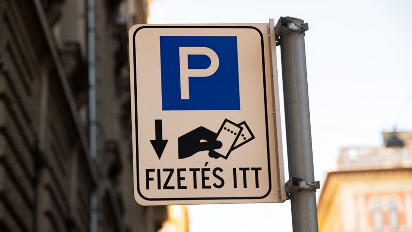 HAON – Így alakul a parkolási rend Debrecenben a halottak napján