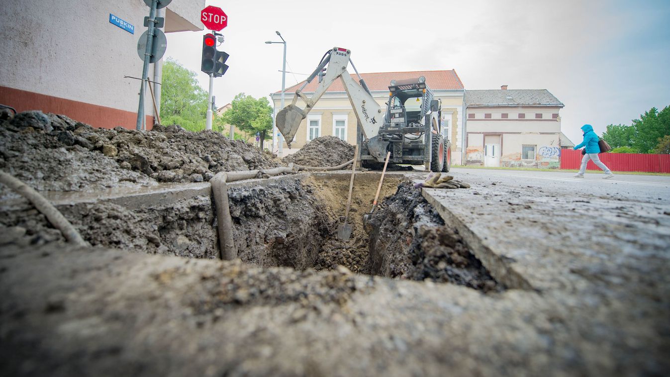 Csőtörés történt Hajdúszoboszlón - fotókkal