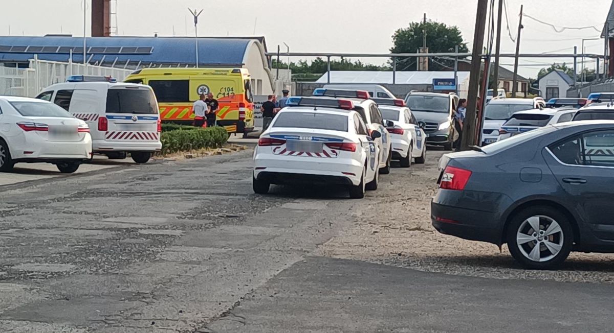 Rendőrökre támadt egy férfi Debrecenben a Szikgáti úton