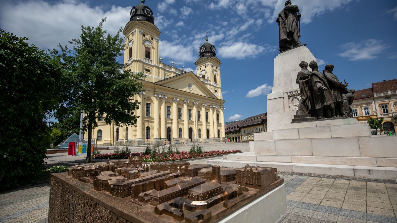 Felháborító: máris megrongálta valaki a Nagytemplomot