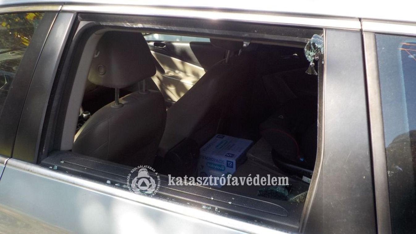 Rémálom Hajdúszoboszlón, csecsemő szorult egy autóba