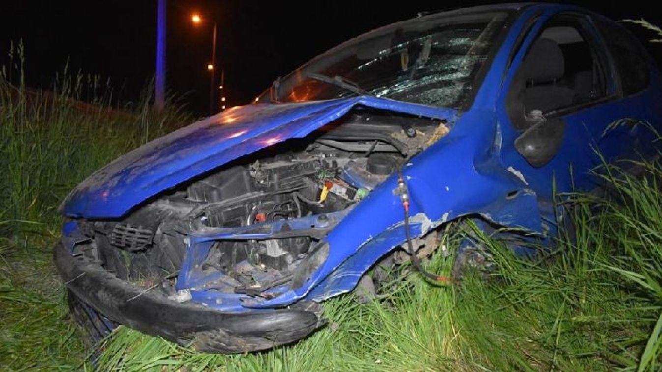 Ittas vezetés miatt kell felelnie a férfinak, aki a 47-es főúton ütközött neki egy villanyoszlopnak