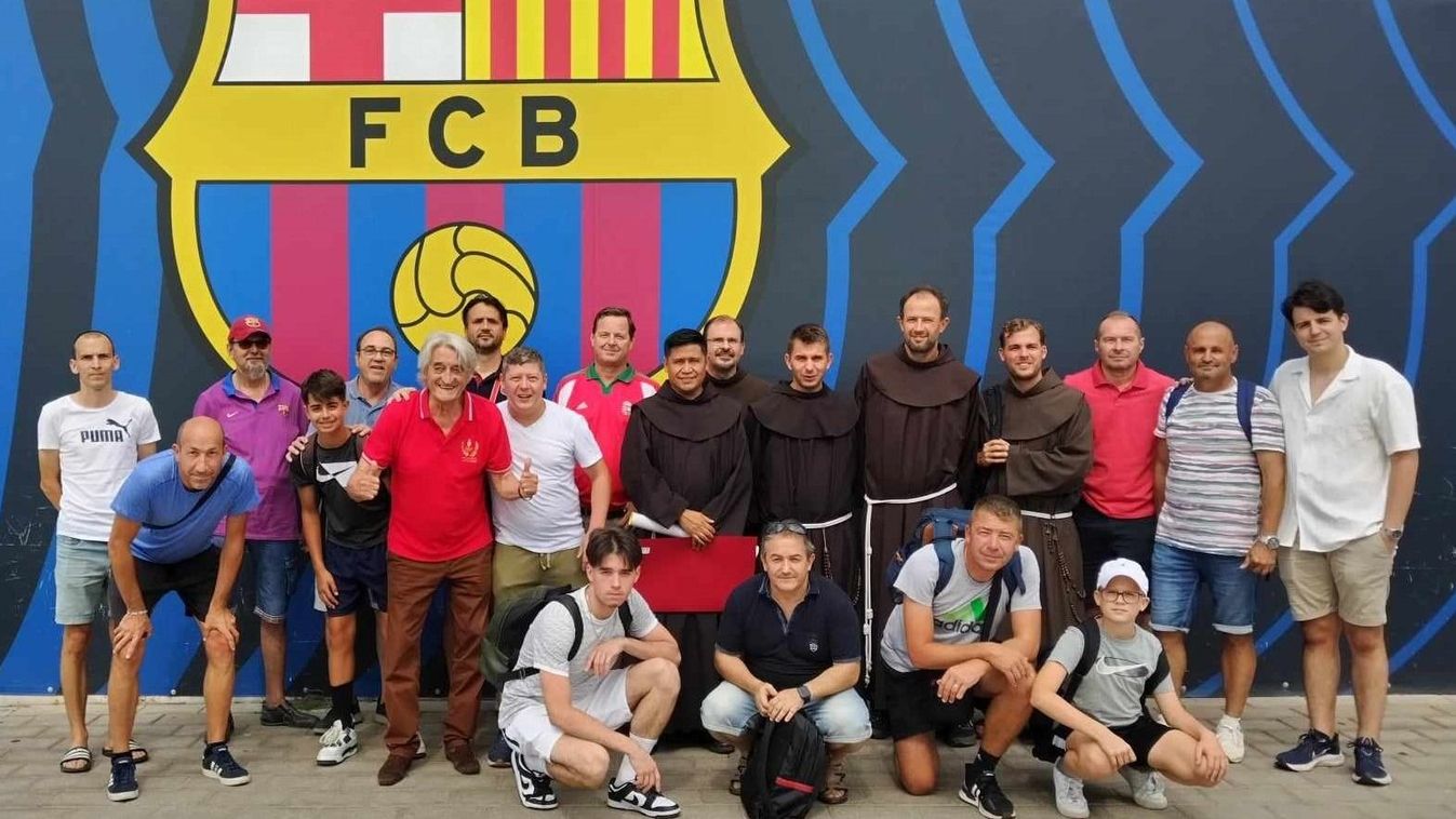 Magyar papok és szerzetesek játszottak a Barcelona legendáival