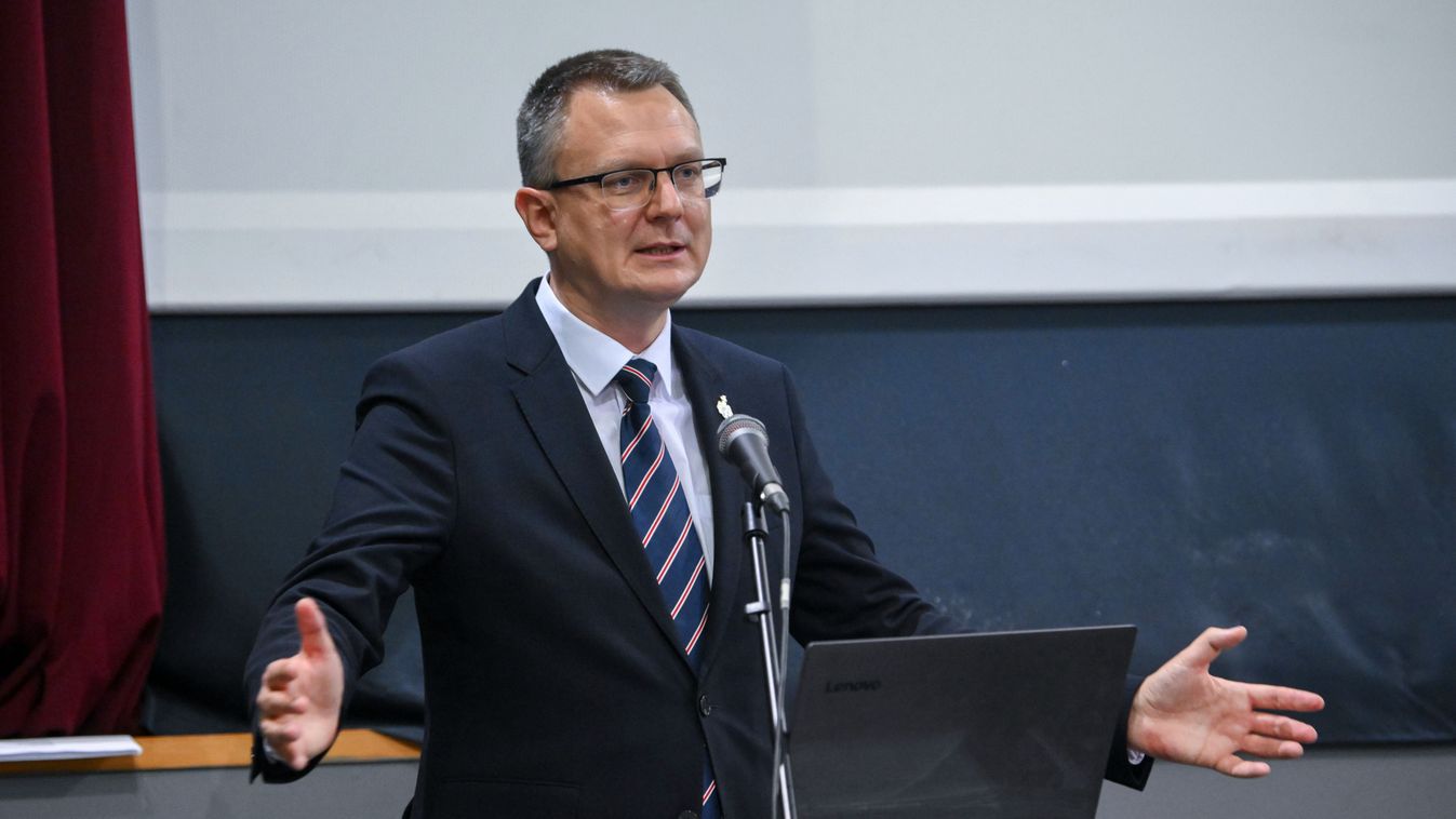 Rétvári Bence: az EU saját alapértékeivel megy szembe