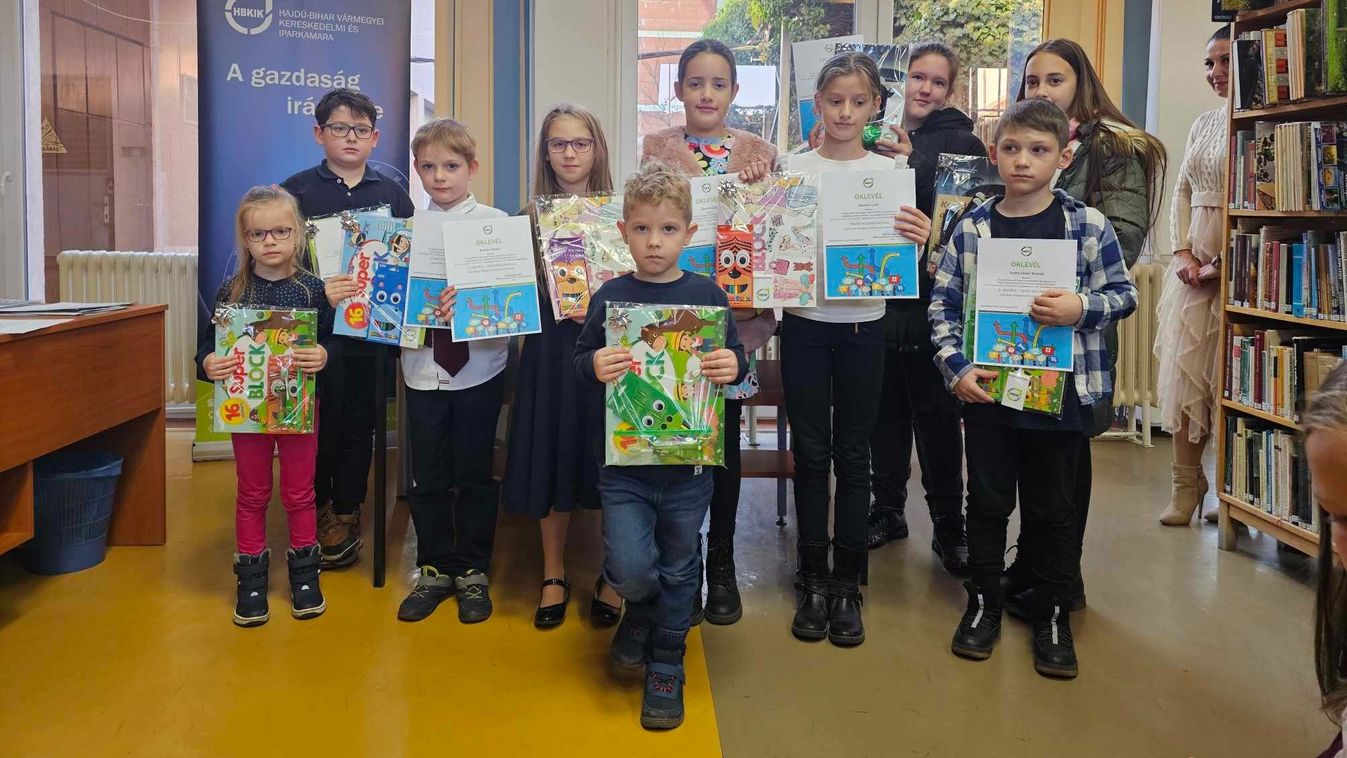 Hajdúböszörményben díjazta a rajzversen győzteseit az iparkamara
