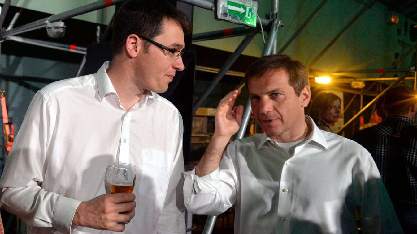 MSZP-s politikusok nevével hitelesíthették a gyanús mikroadománygyűjtést