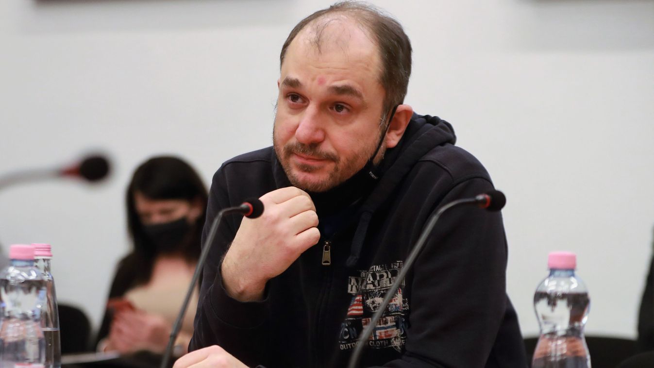 Karácsony ügyvédjénél és főtanácsadójánál tarthatott házkutatást a NAV