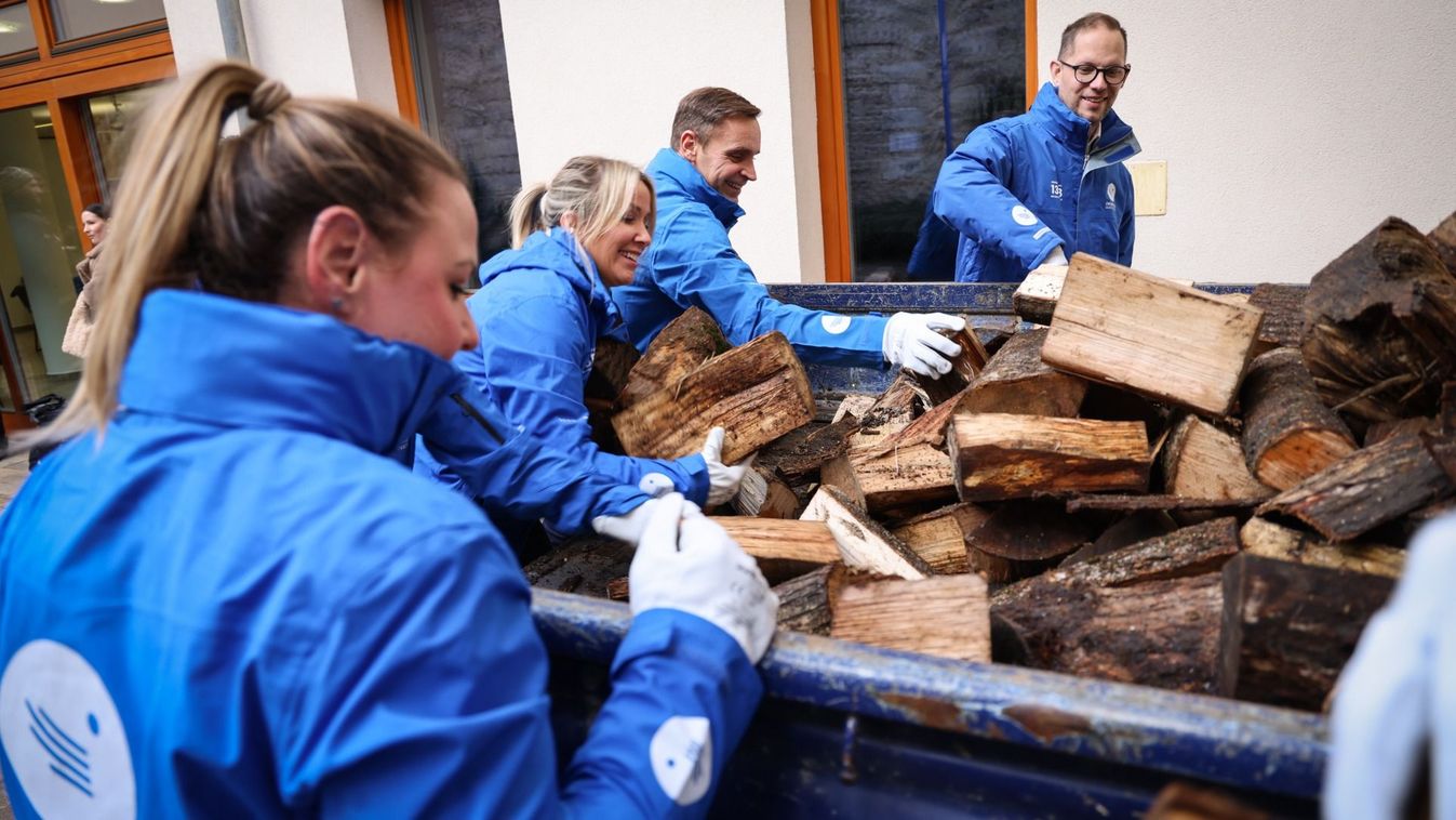 Több száz rászoruló családot támogat tűzifával az Ökumenikus Segélyszervezet
