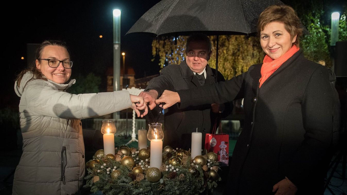 Hajdúszoboszlón is meggyújtották a második adventi gyeryát