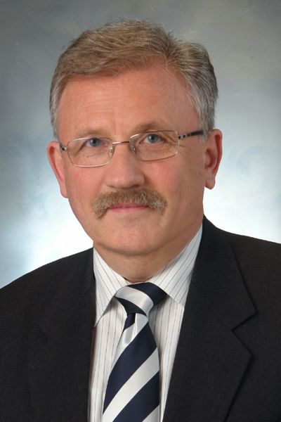 Dunkel Zoltán meteorológus, címzetes egyetemi docens, az Országos Meteorológiai Szolgálat és a Magyar Meteorológiai Társaság nyugalmazott elnöke