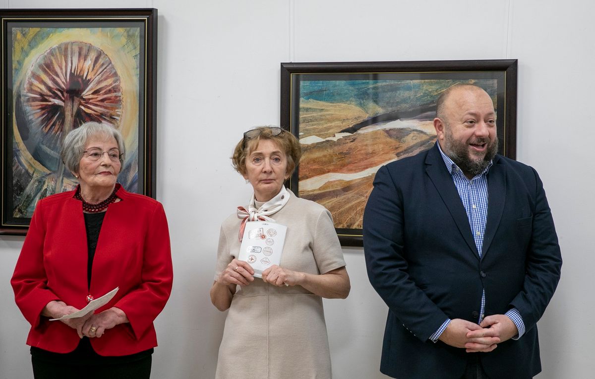 Dimenziók címmel nyílt meg Nuridsány Éva képzőművész kiállítása január 18-án, csütörtökön délután a Demki Borsos-villa Közösségi Házban.