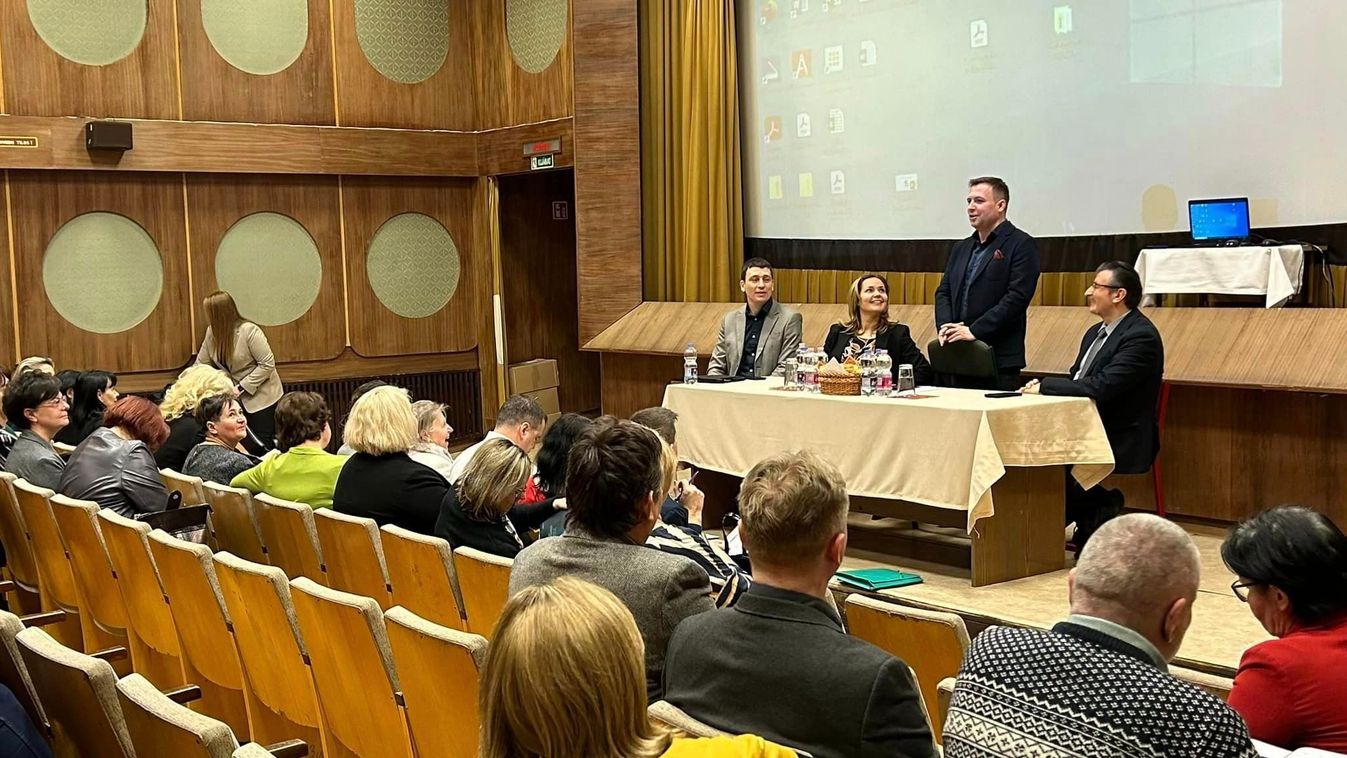 Inspiráló igazgatói megbeszélésen vett részt Széles Diána