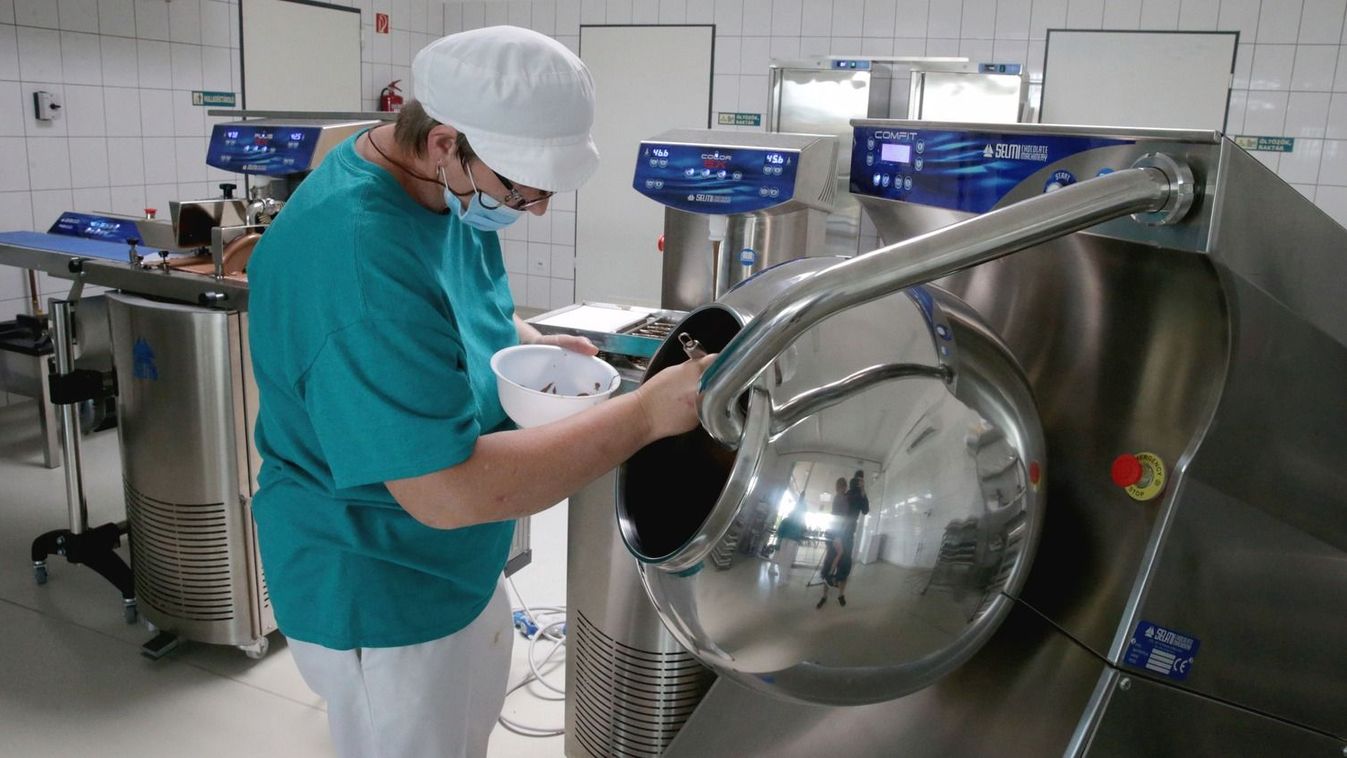 Óriási mértékben emelkedtek a fizetések decemberben