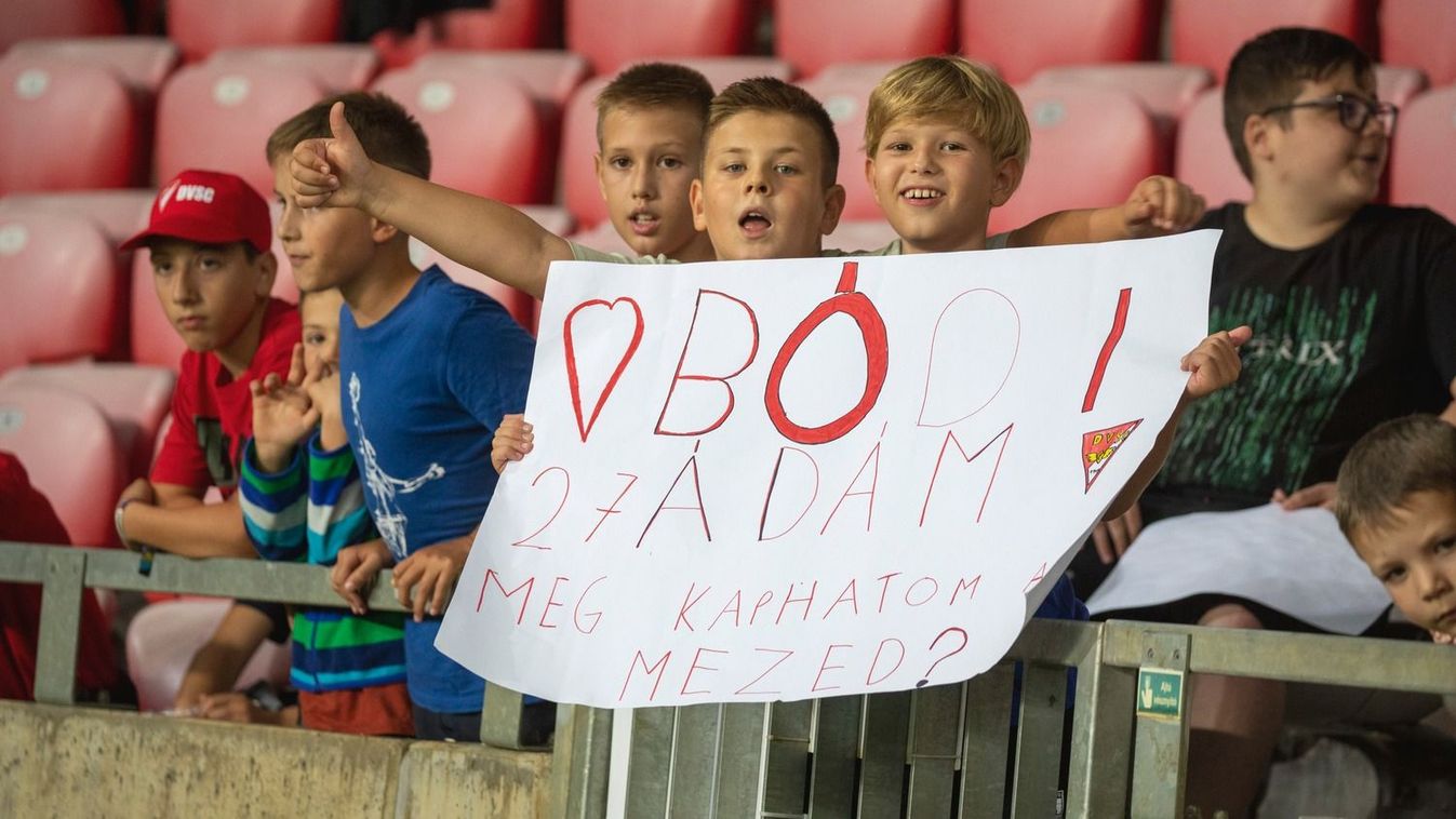 Szavaztak a drukkerek, ilyen lesz a DVSC meze a következő szezonban
