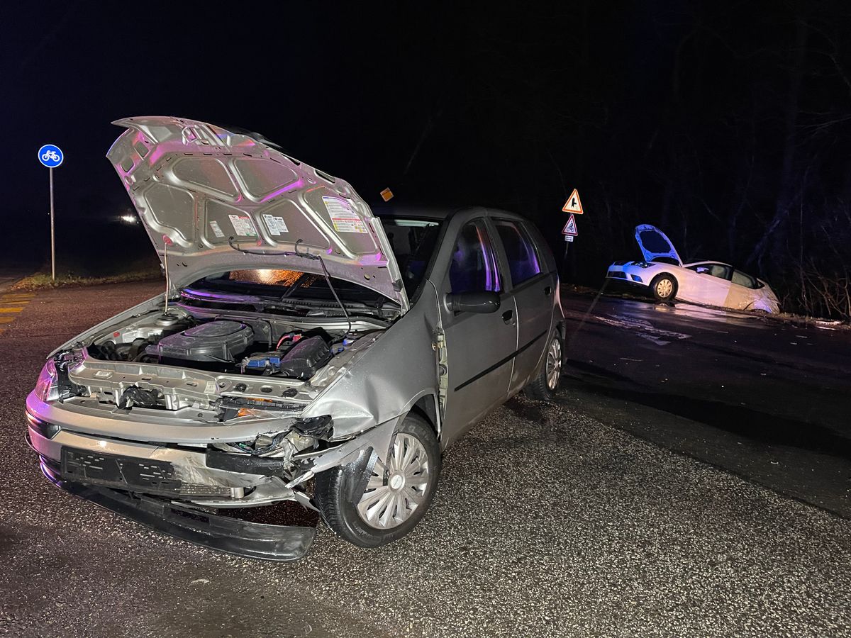 Két autó ütközött össze Hajdúszoboszlón, a Debreceni úton