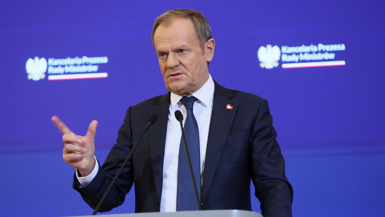 Leépítené a vallást Lengyelországban a Donald Tusk vezette kormány