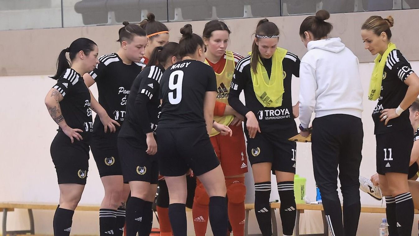 A szűkös keret ellenére is bizakodva vághatnak neki a bajnokinak a DEAC női futsalosai