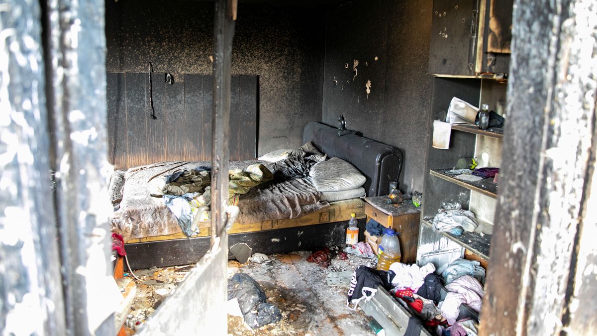 Egy tízfős családnak kellett elhagynia leégett otthonát Hajdúdorogon – fotókkal, videóval