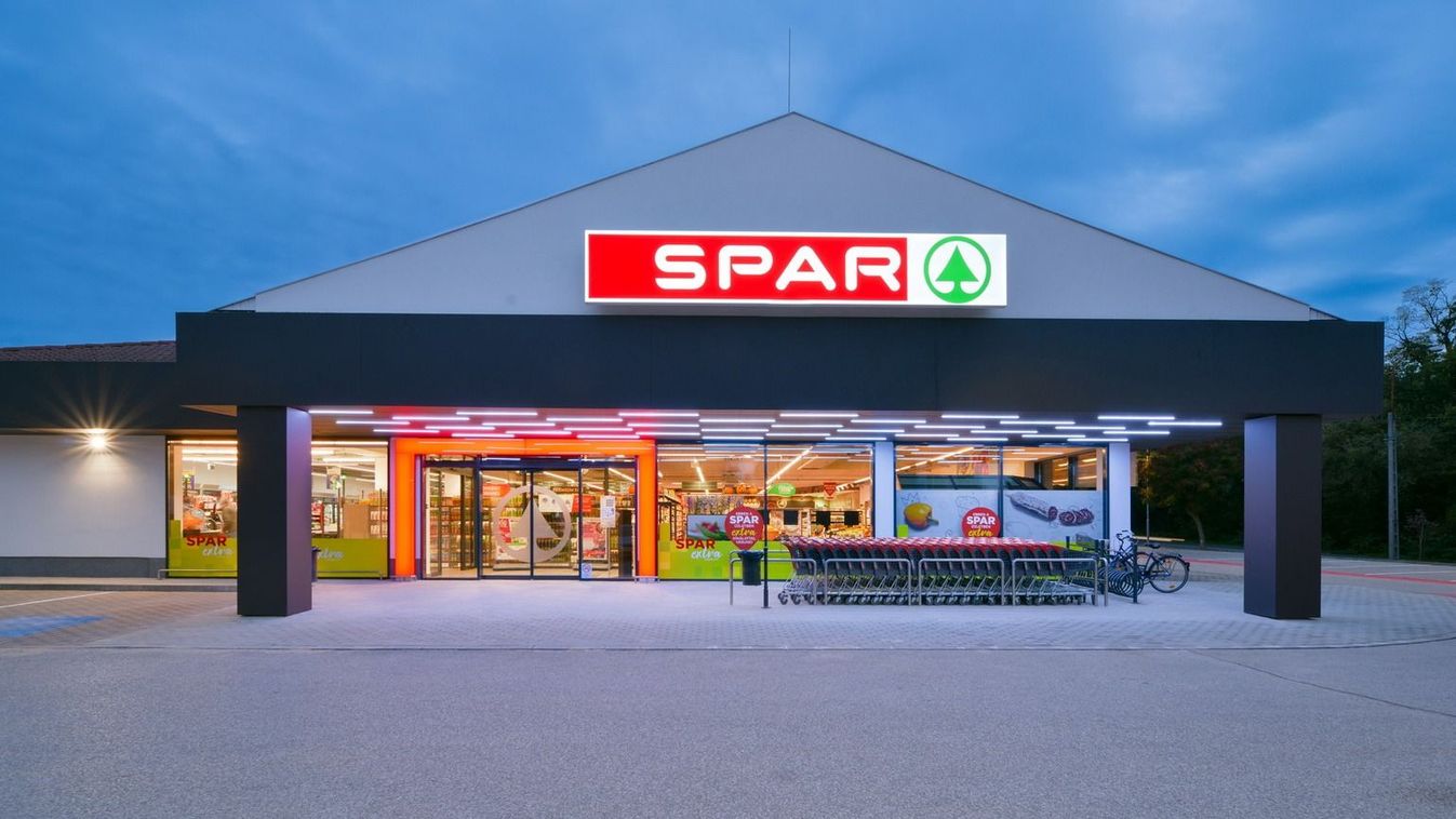 Csaknem ötszáz terméke árát töri le a Spar