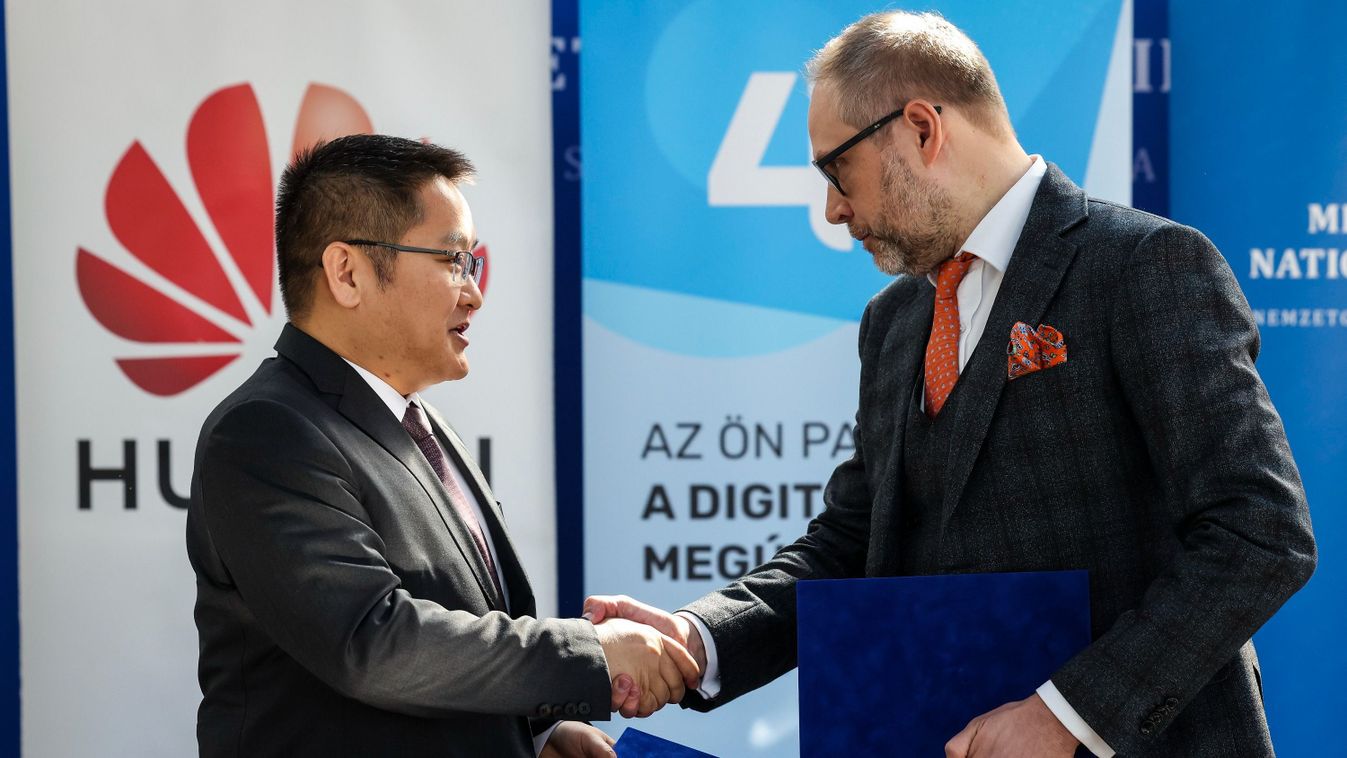 Együttműködési megállapodást írtak alá a Huawei és a 4iG vezetői