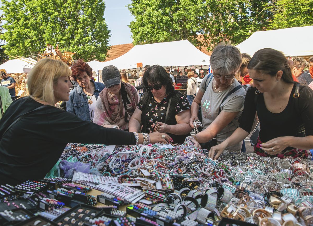 Rengeteg árus lesz a tavaszi Mihály-napi nagyvásáron Debrecenben
kirakodóvásár Haon Debrecen