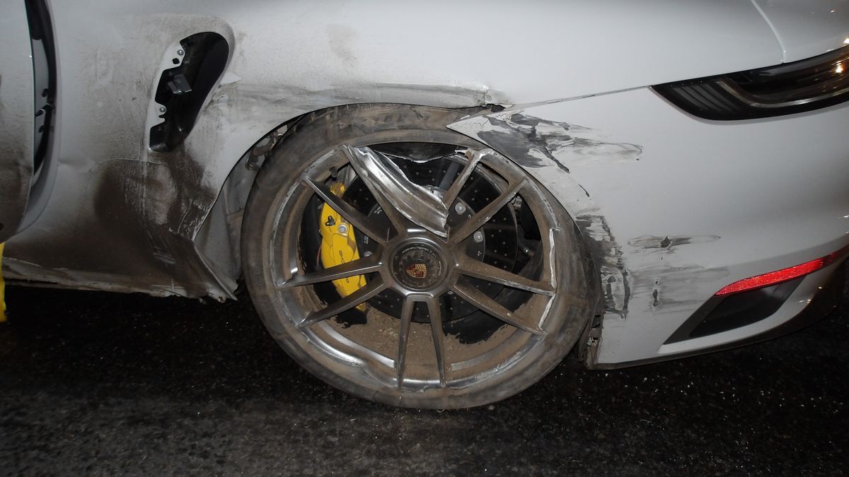 Porsche tört össze az M35-ös autópályán