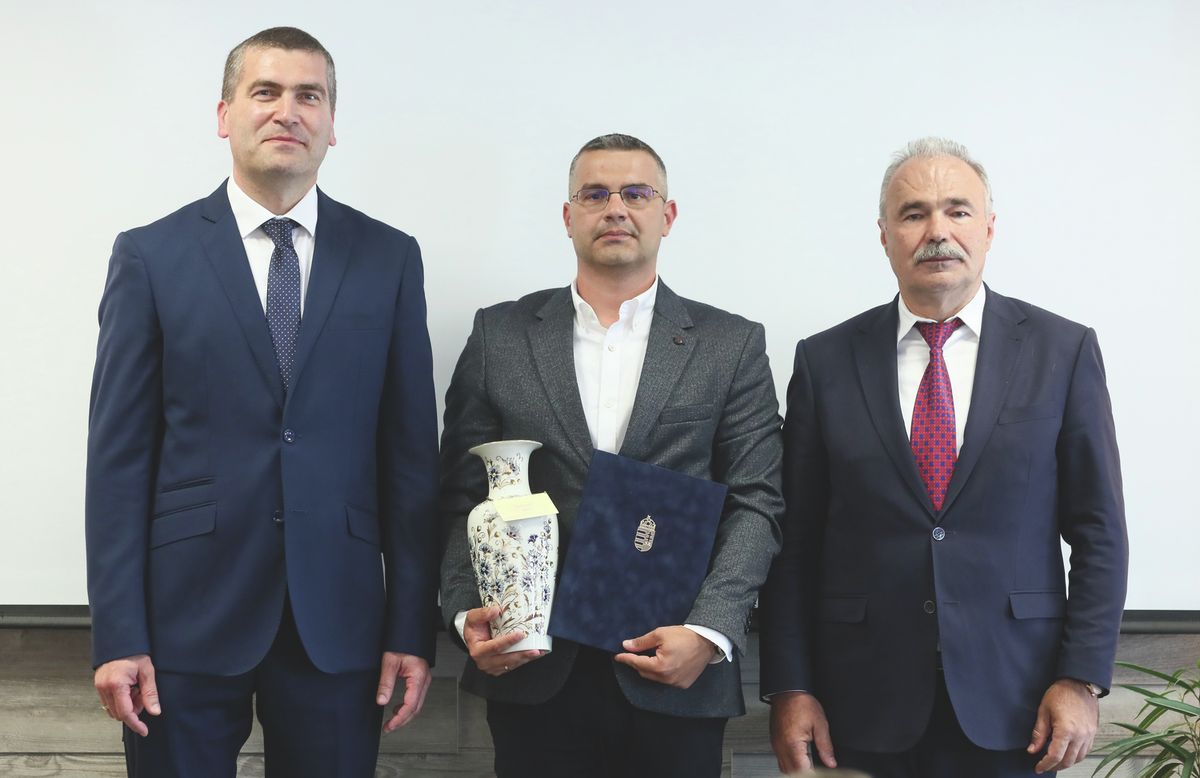 A hajdú-bihari díjazott, Báránd polgármestere Dukai Miklóssal és Nagy Istvánnal