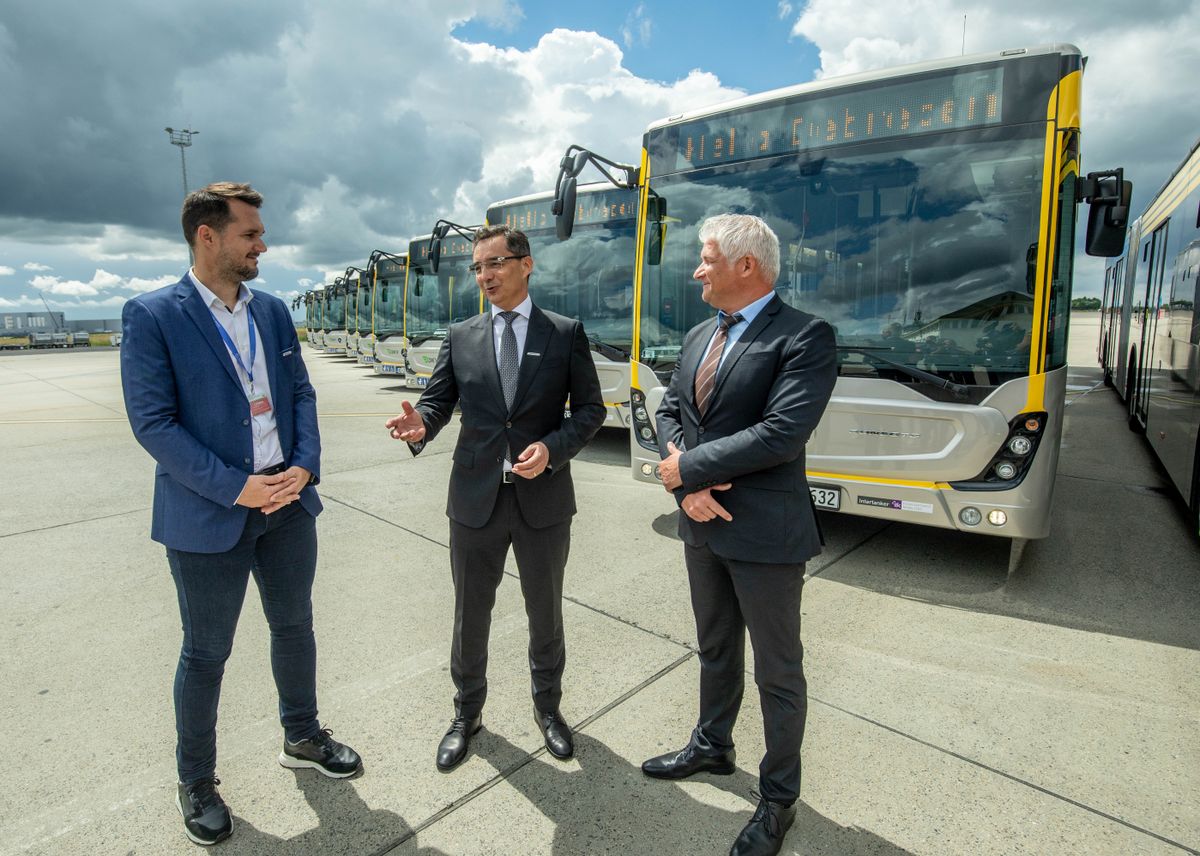 csuklós busz, DKV, Debreceni Nemzetközi Repülőtér, Haon, Debrecen