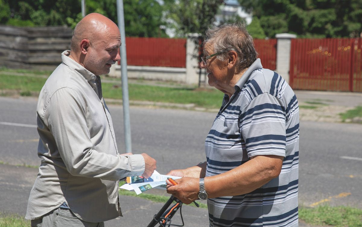 A választások miatt Szabó Csaba, Téglás polgármestere kereste fel a helyieket