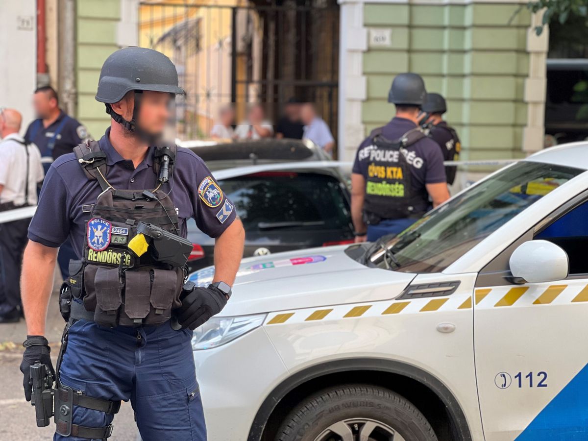 A debreceni rendőrök nagy erőkkel vonultak a helyszínre