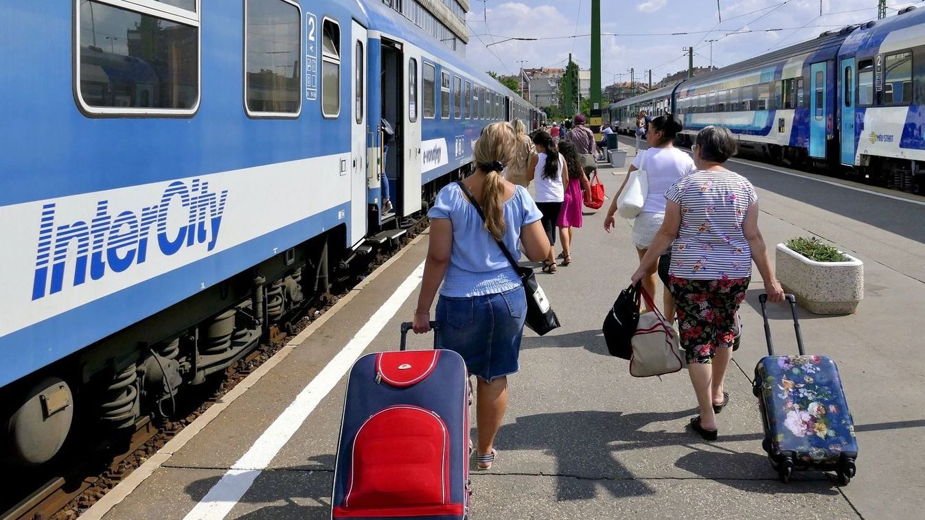 Négy évtizede tájékoztat a vasút híreiről a Mávinform (videó)