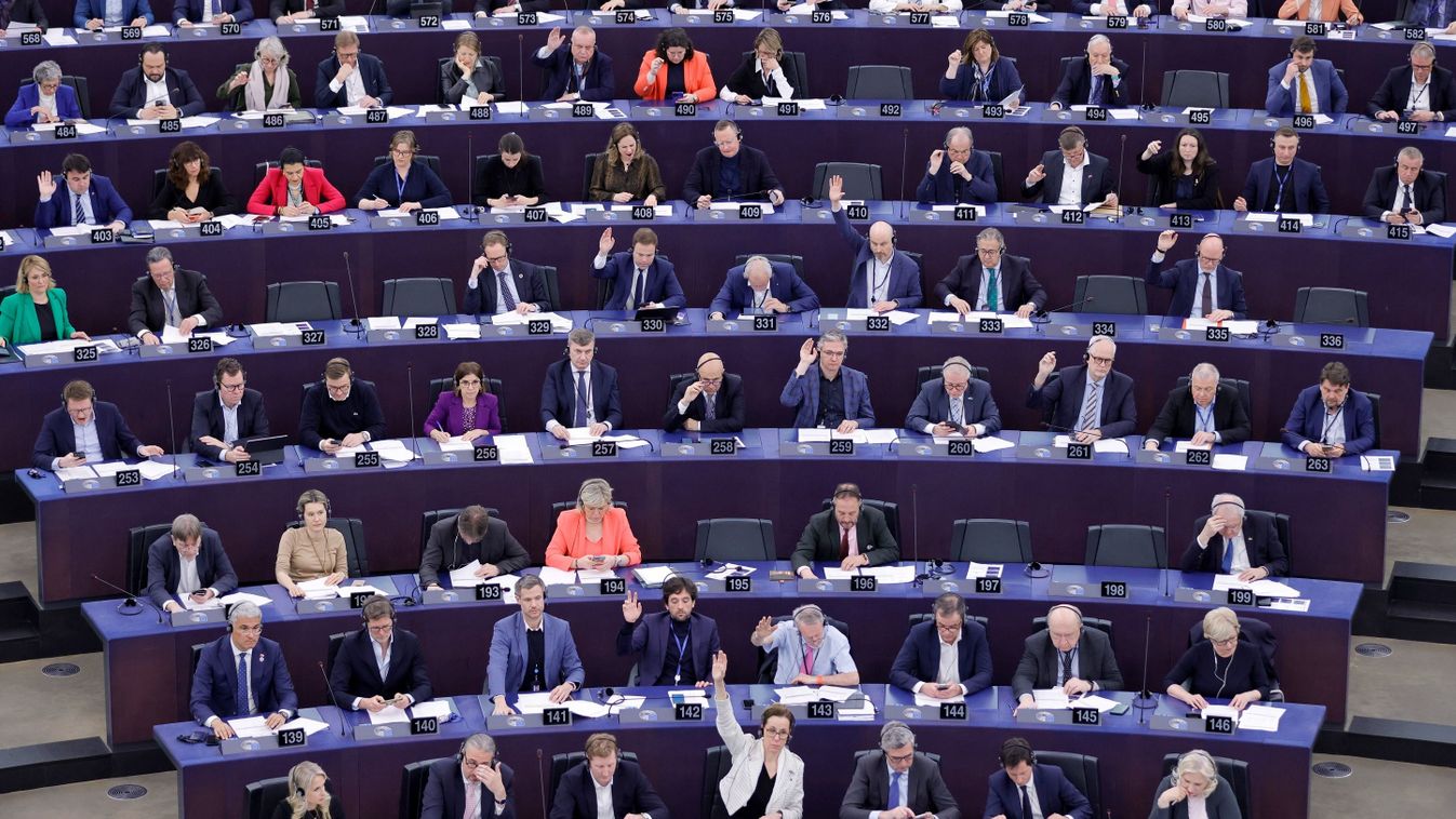 Brüsszel erős politikai kényszerrel akarja behódolásra bírni a magyar kormányt