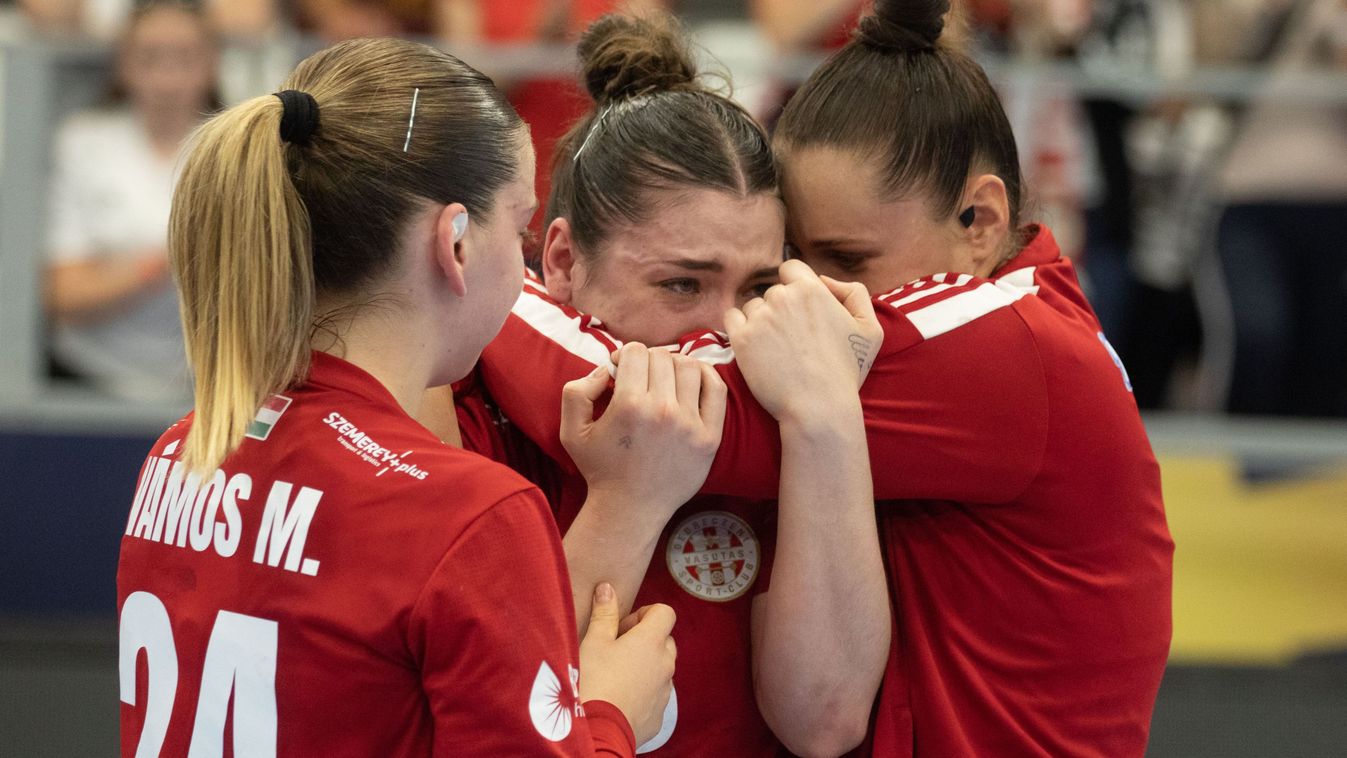 Ezekkel a megható képekkel búcsúzott a DVSC-től Vámos Petra