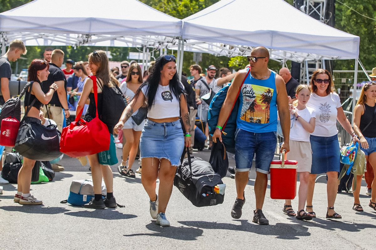 Óriási tömeg indult meg, hogy elfoglalja a helyét a 2024-es Campus Fesztivál megnyitása után