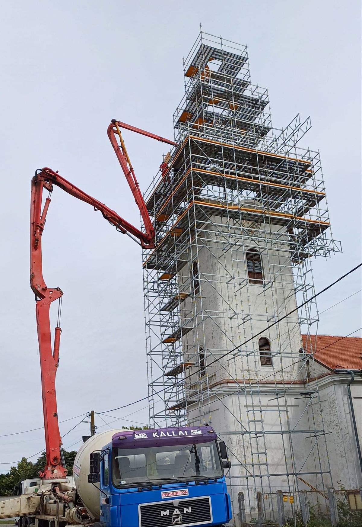 Felújítják a pocsaji templom tornyát