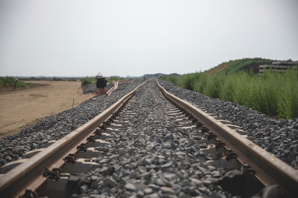 Több debreceni vonat is késik vasárnap este