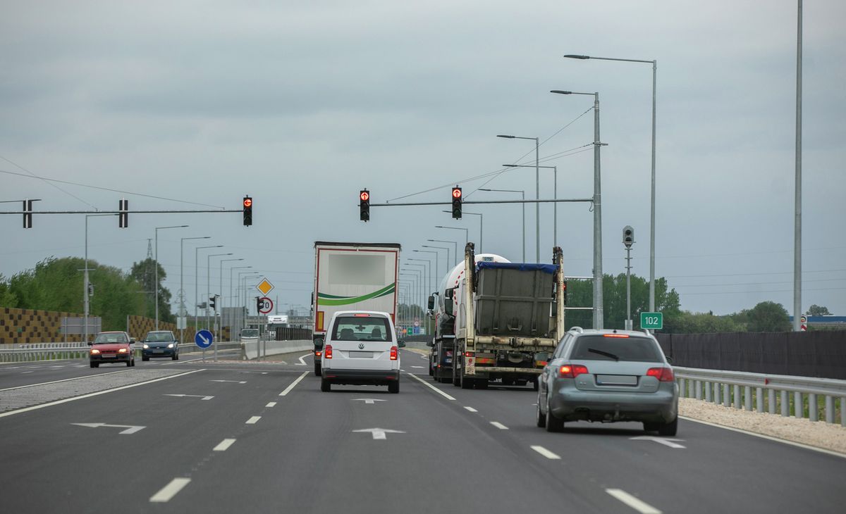 büntetőfékezés, közúti veszélyeztetés, kresz, büntetőfékezés büntetése