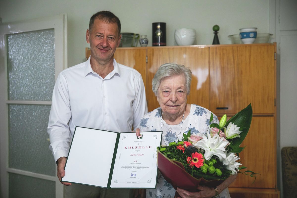 idősköszöntés, Szabó Jenőné, óvónő, ica néni, 95 éves