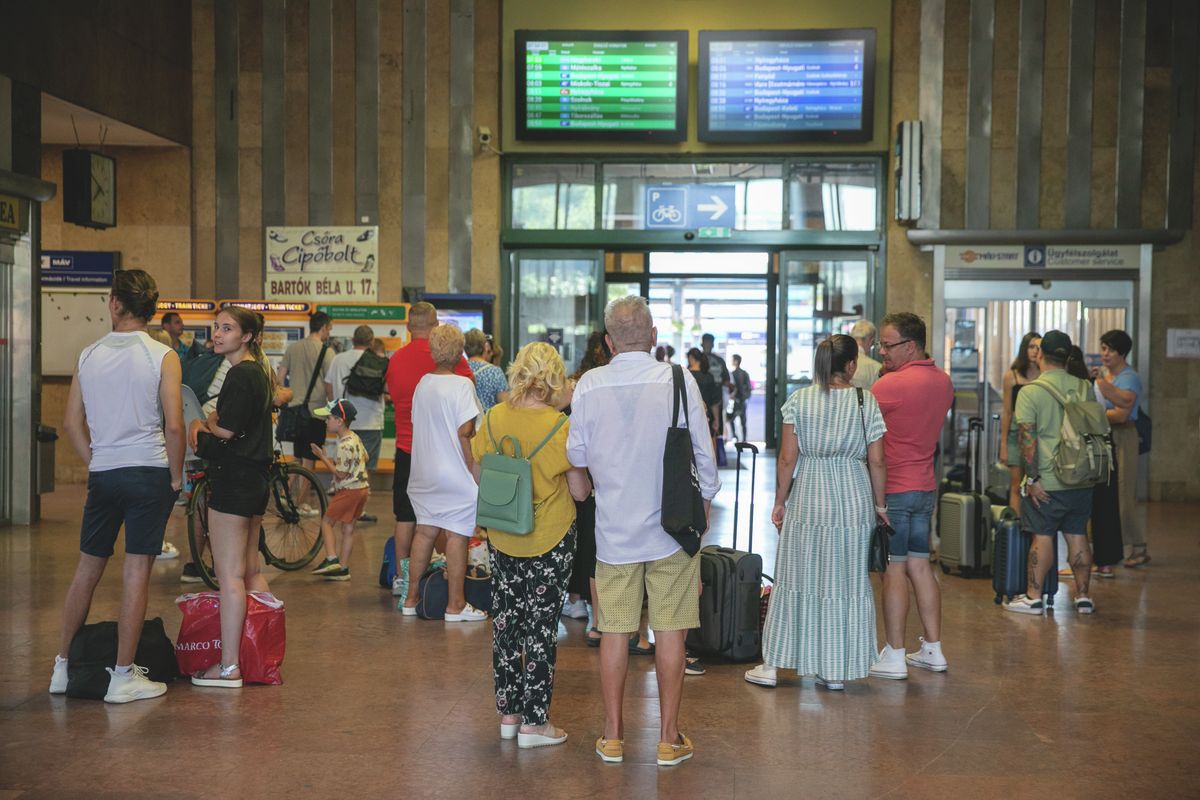 Sokan panaszkodnak, a nagy hőségben nincs klíma a vonatokon
Debrecen utas Balaton