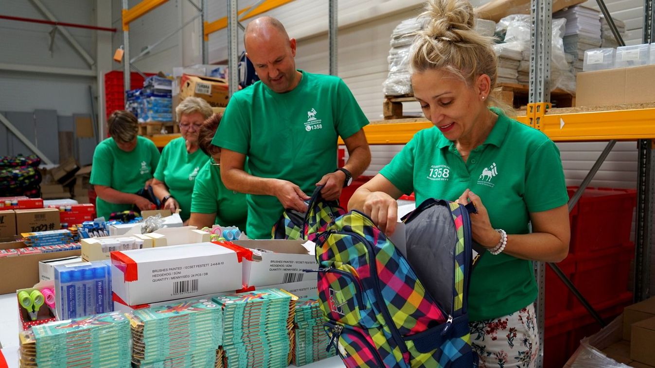 Már készülnek a reformátusok az év végi tanszerosztásra Ebesen