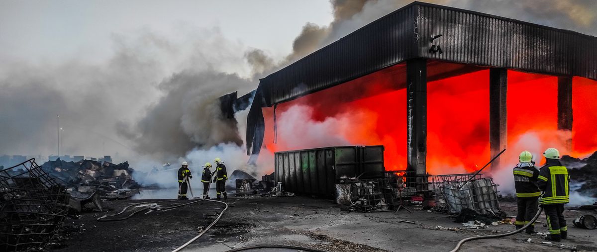 A katasztrófavédelem szombati fotója a karcagi tűzről