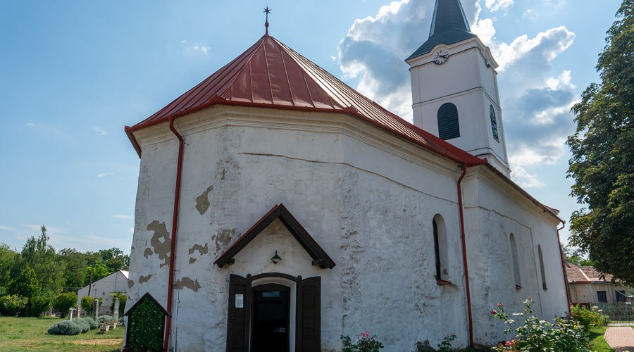 Rossz állapotban van a tiszacsegei templom teteje