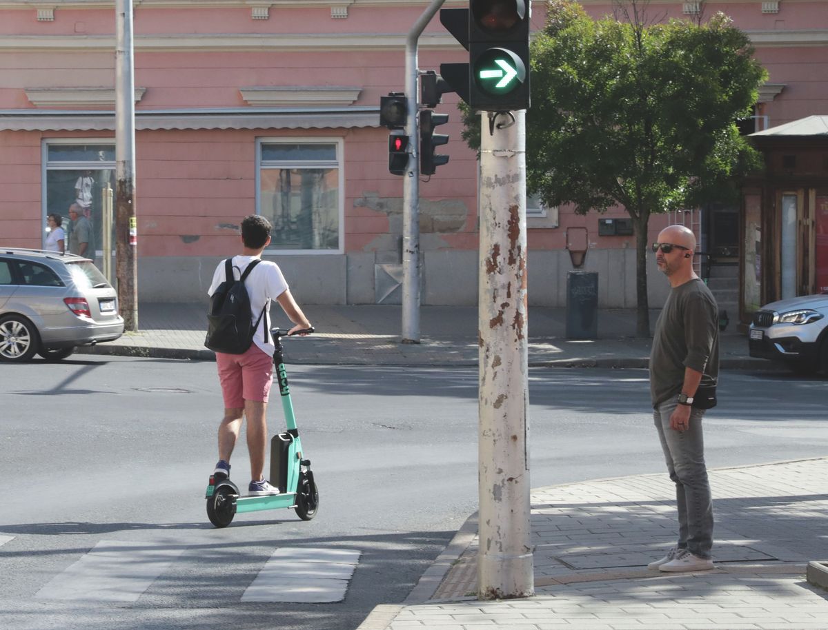 A balesetet egy rolleres okozta