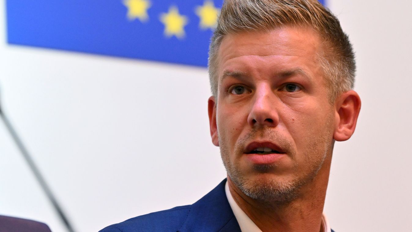 Magyar Péter nem tűri a kritikákat
