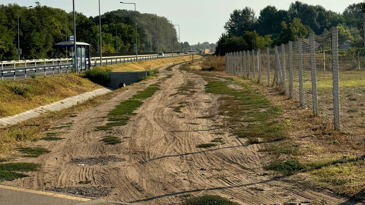 Hamarosan egy 2x1 sávos aszfaltút épül a Külső-Sámsoni út mellett