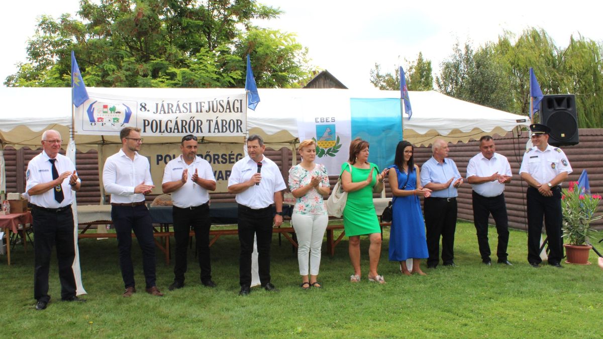 A polgárőr tábor megnyitójának elöljárói