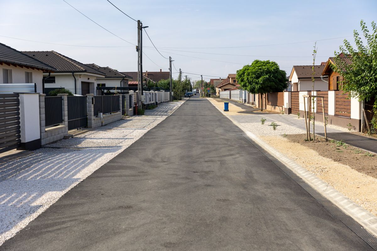 Befejeződött az útépítés Debrecenben, a Kárókatona utcán