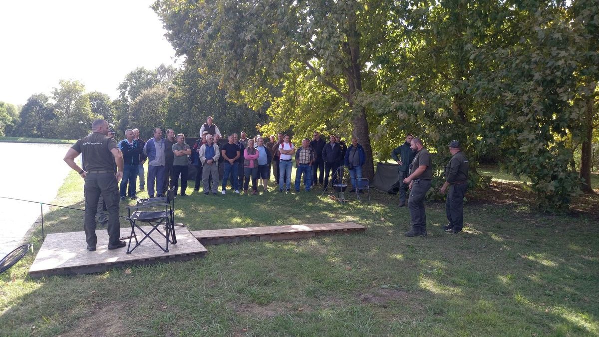 A hajdú-bihari horgászvezetők találkozóján a halőri képzés oktatópályáját is kipróbálták a résztvevők