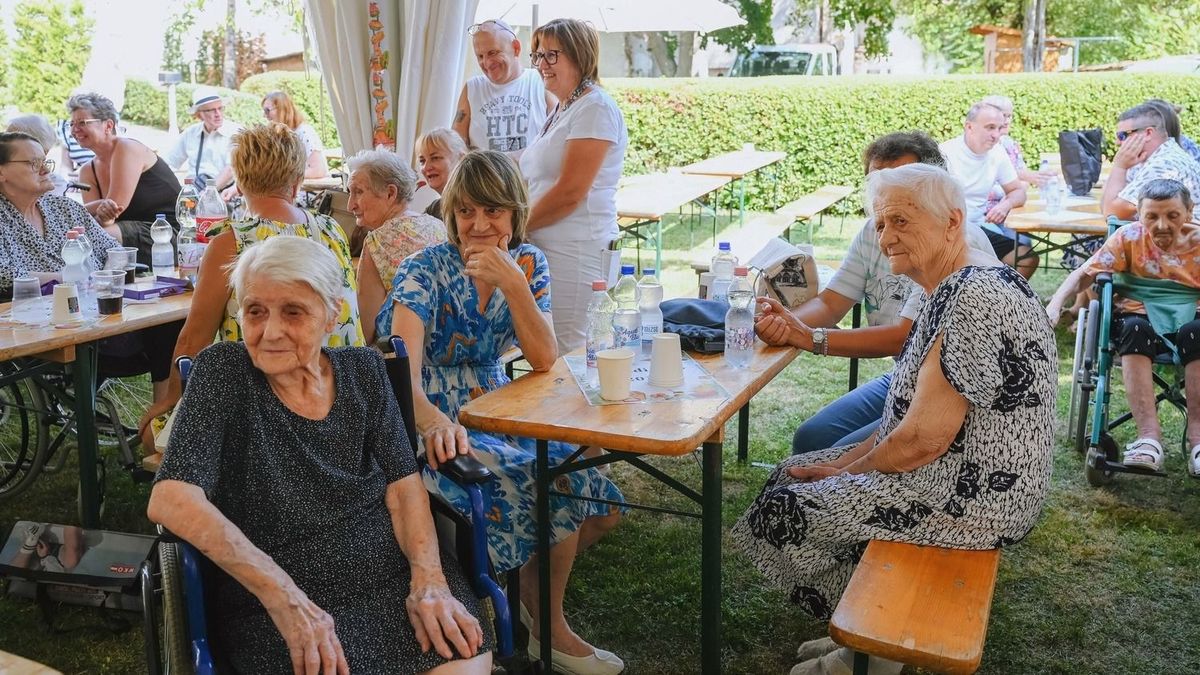 Délelőtti műsorral várják a nyugdíjasokat és az időseket Szentpéterszegen